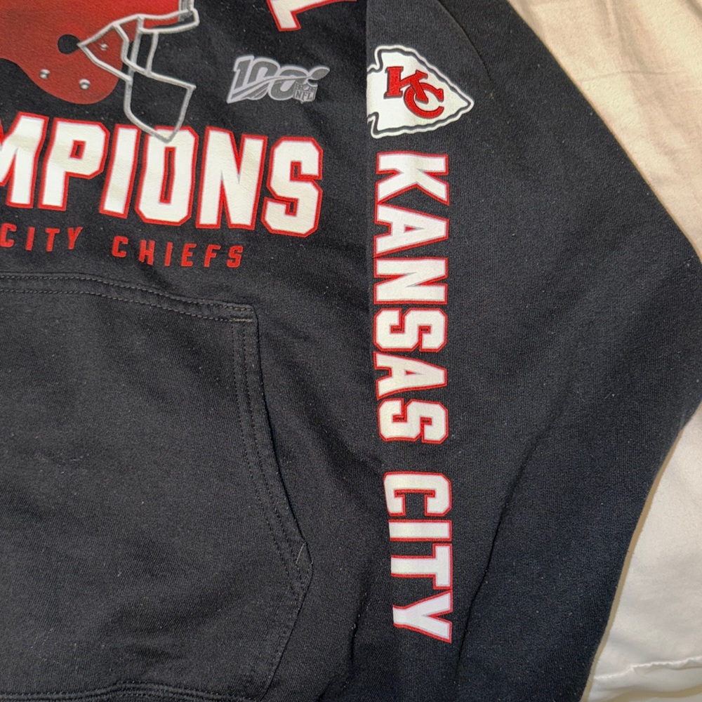 Official Chiefs Super bowl Champions Hoodie - Picture 4 of 4